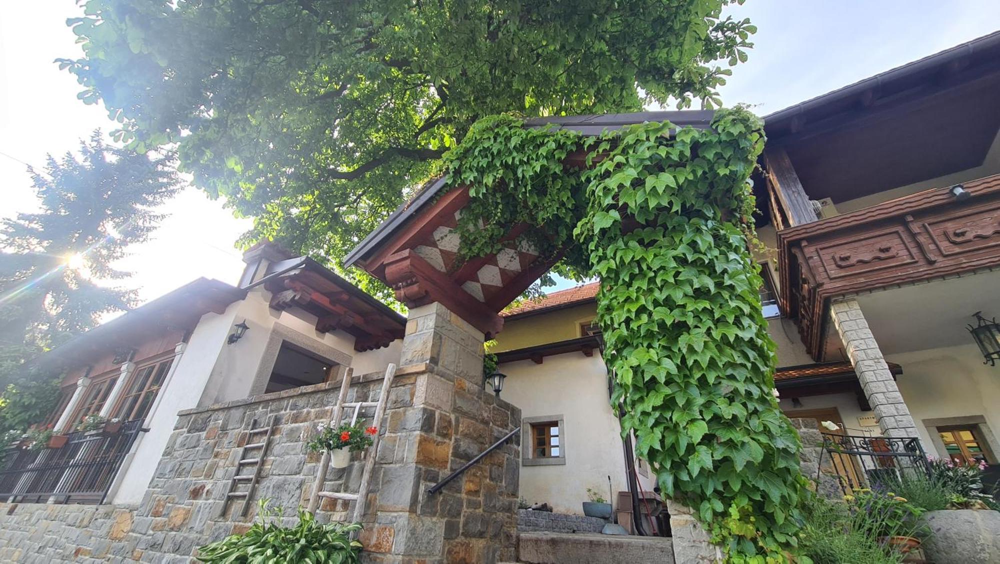 Brne Rooms Postojna Exterior foto